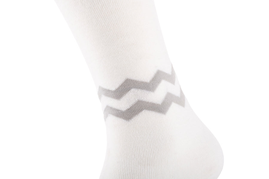 Calcetines Calefactables - Aerowhite | Edición Deportiva - USB-C | Finos y Resistentes